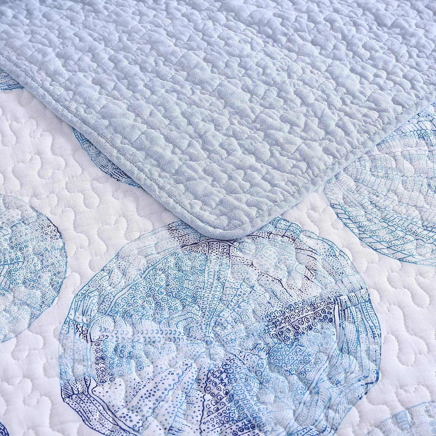 Tommy Bahama Queen Quilt Set with Reversible Design