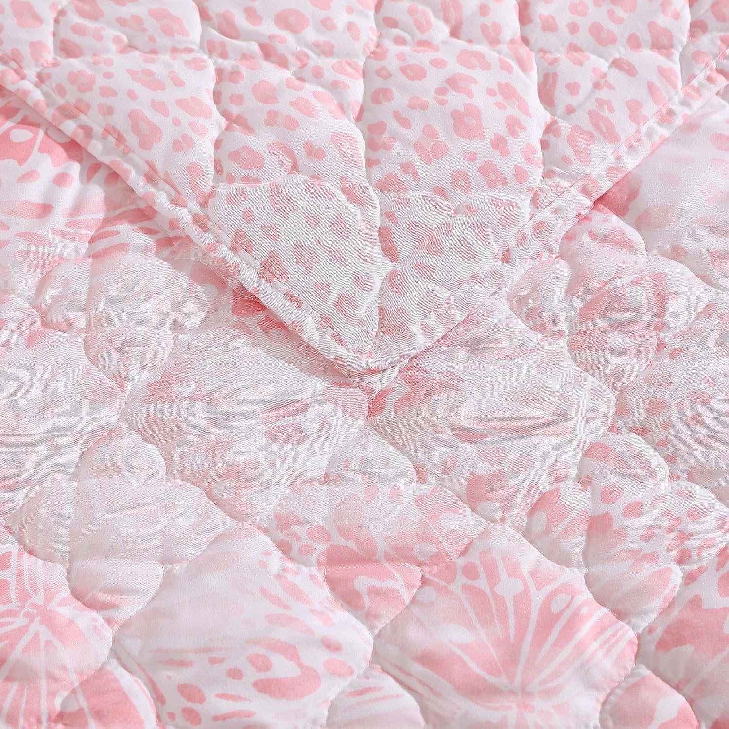 Betsey Johnson Butterfly Ombre Pink Quilt Set Twin