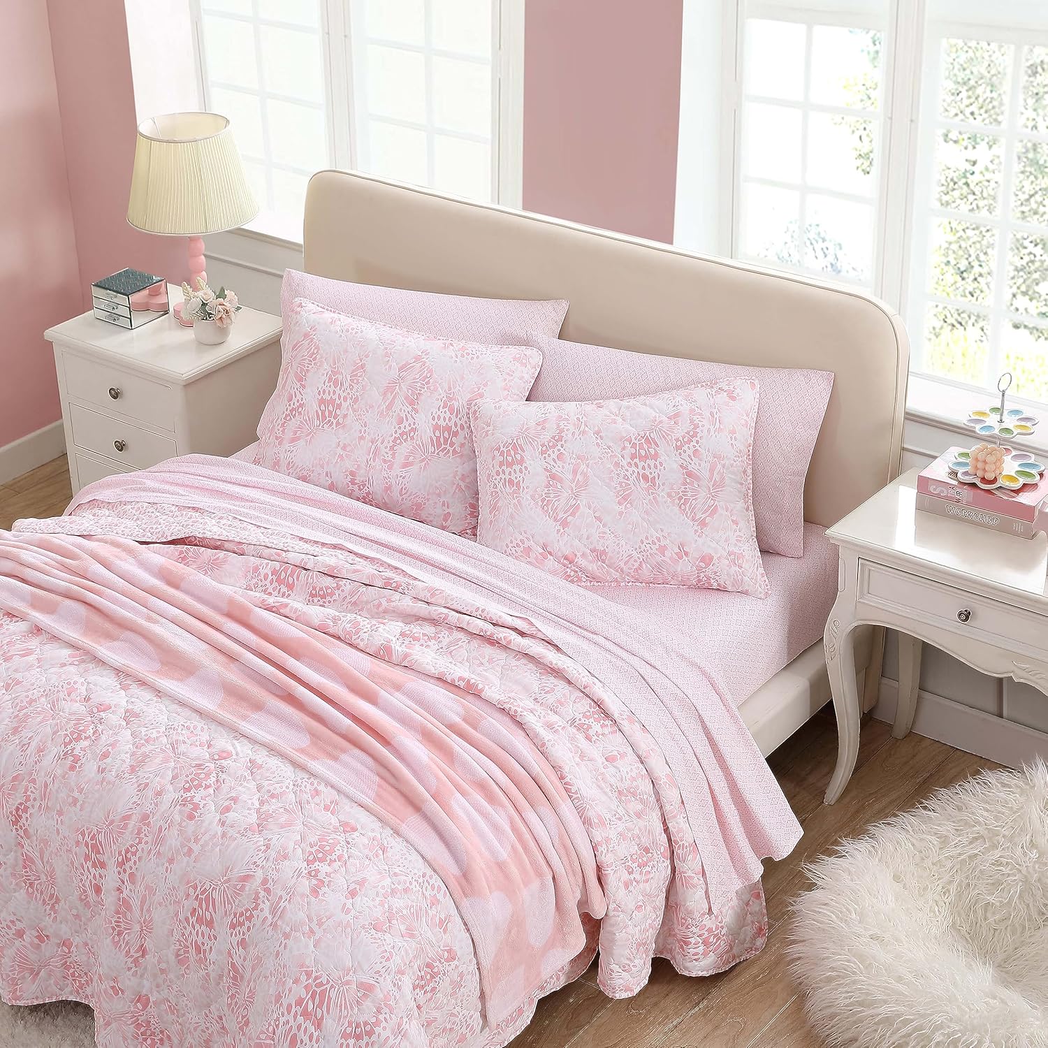 Betsey Johnson Butterfly Ombre Pink Quilt Set Twin