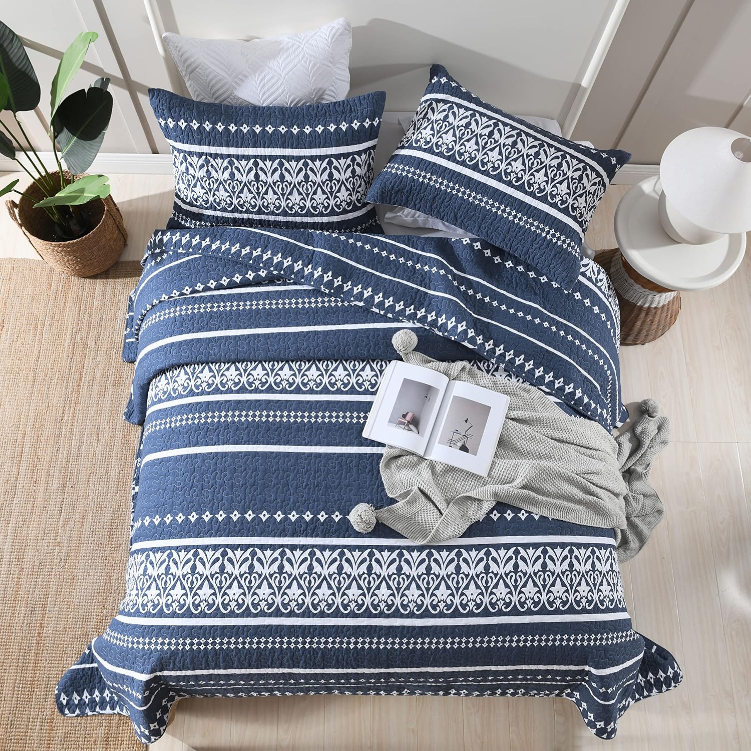 Qiqiong Queen Quilt Set Navy Blue White Striped