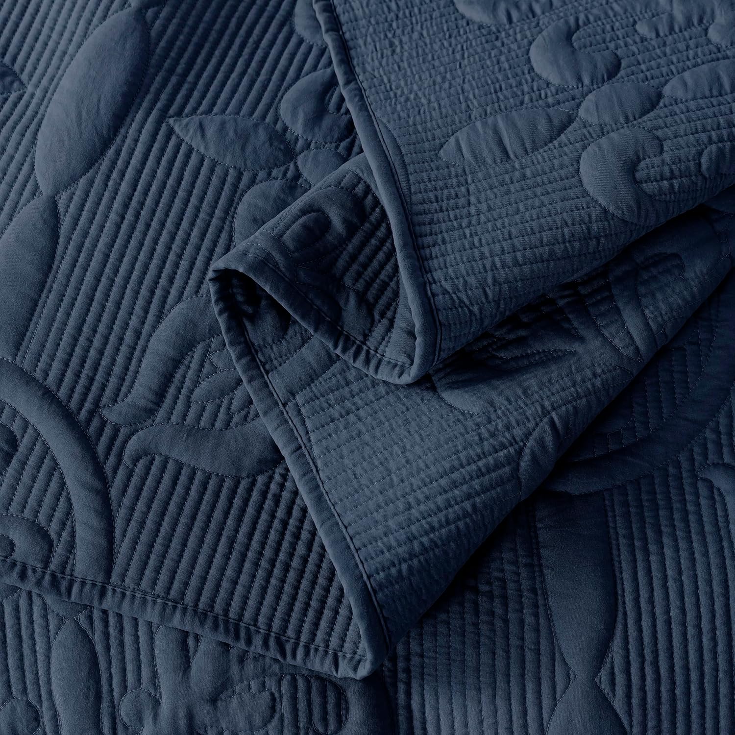 B2EVER Navy Blue Damask Quilt Queen Set with 2 Pillow Shams