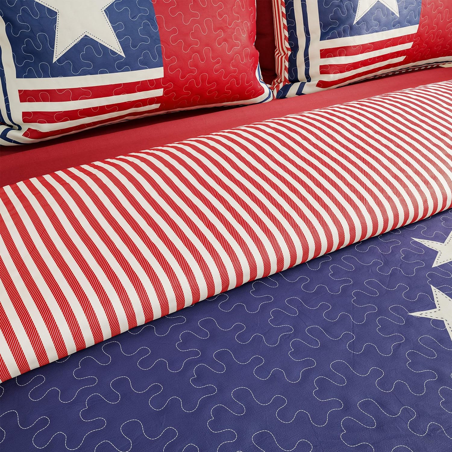 Bedford Home Quilt Set Patriotic Flag Print 2-Piece All-Season